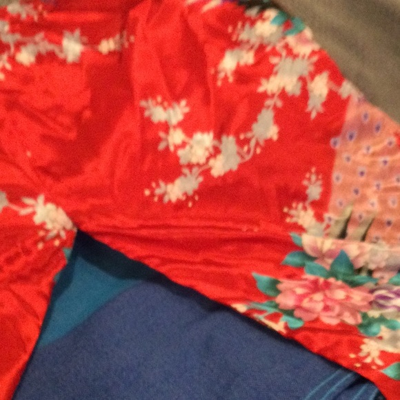 Japanese Kimono - Picture 3 of 13